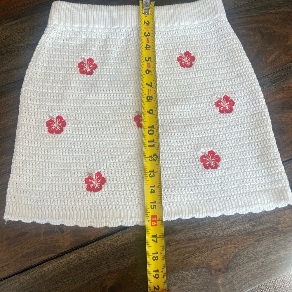 White Crochet Skirt with Red Floral Accents ~ White Fable ~Size Small - Picture 6 of 6